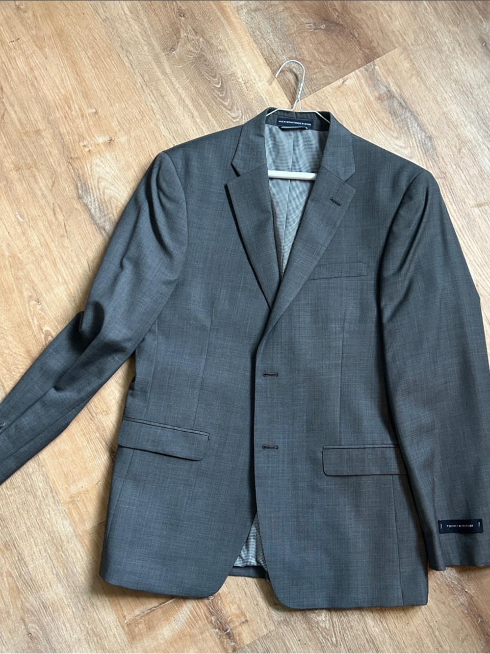 Tommy Hilfiger Charcoal Gray Two-Button Notch Lapel Blazer